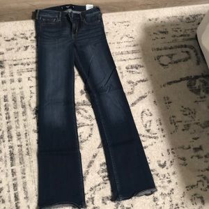 Hollister Jeans size 5 (27) Boot Cut